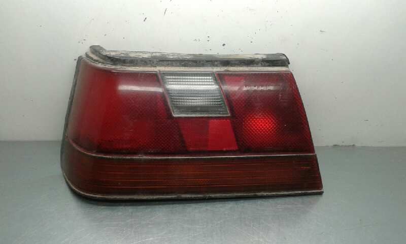 Piloto Trasero Izquierdo para Nissan Sunny Berlina (N14)