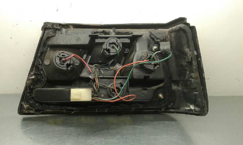 Piloto Trasero Izquierdo para Nissan Sunny Berlina (N14)