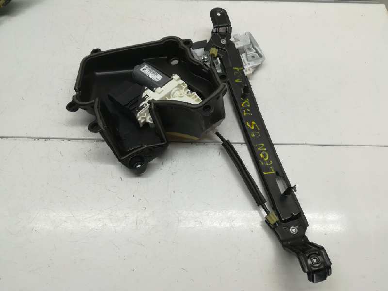 Elevalunas Trasero Derecho para Seat Leon (1P1)