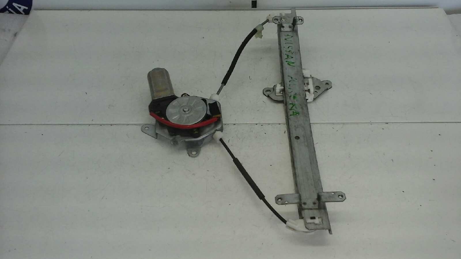 Elevalunas Delantero Derecho para Nissan Almera (N15)