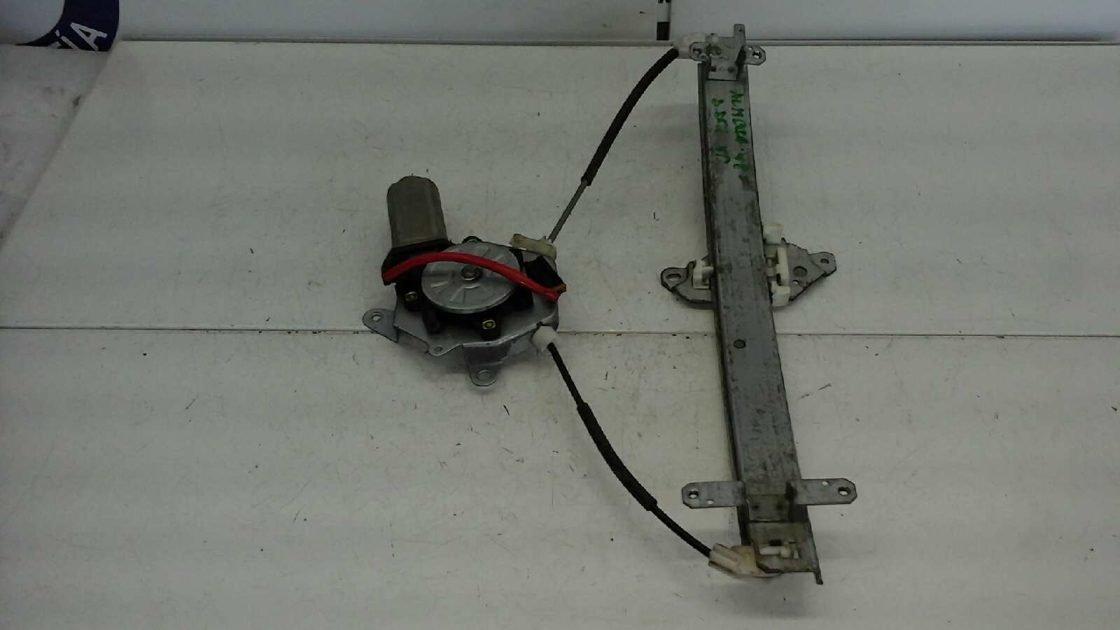 Elevalunas Delantero Derecho para Nissan Almera (N15)