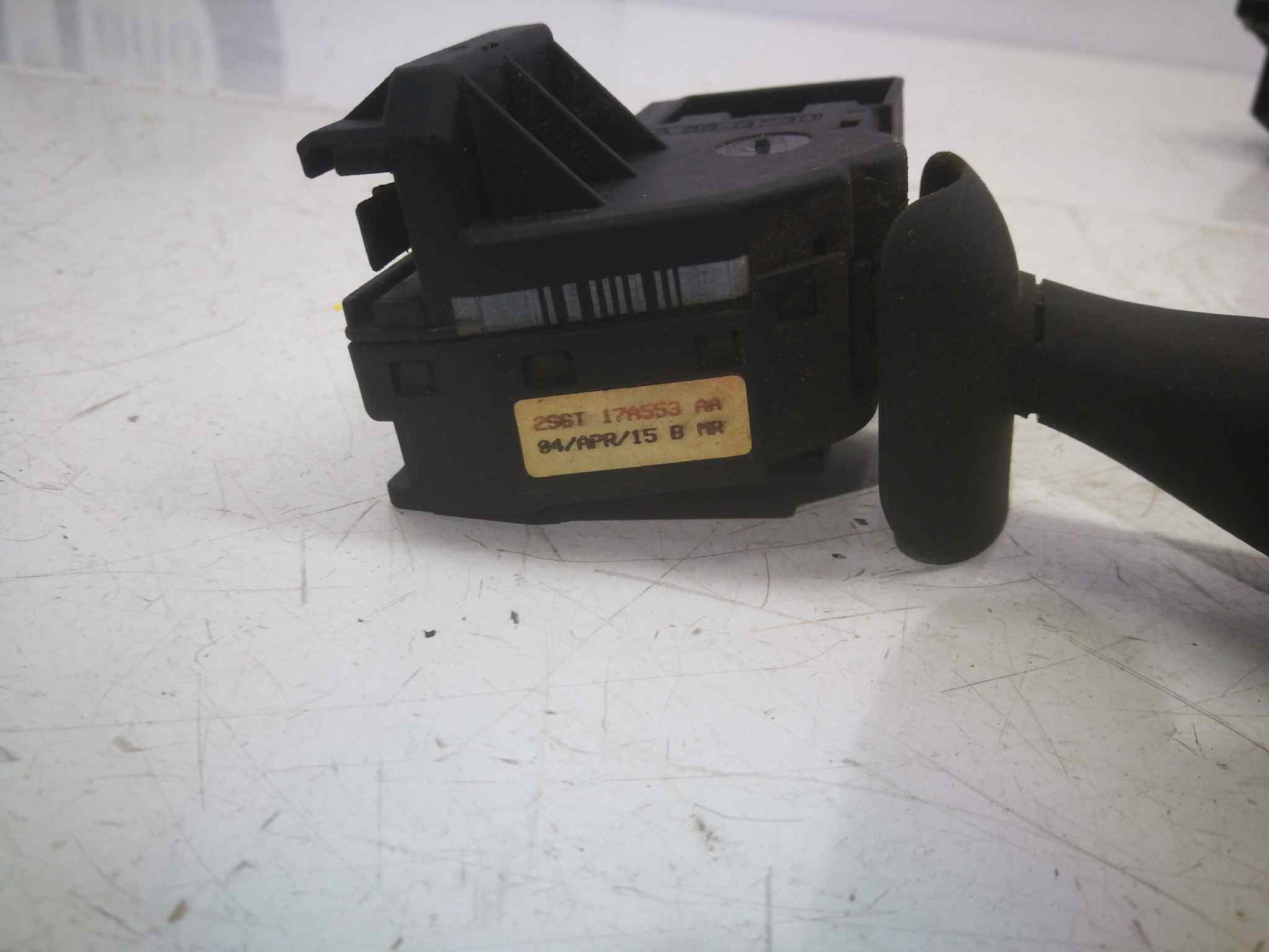 Mando Limpia para Ford Fiesta (Cbk)