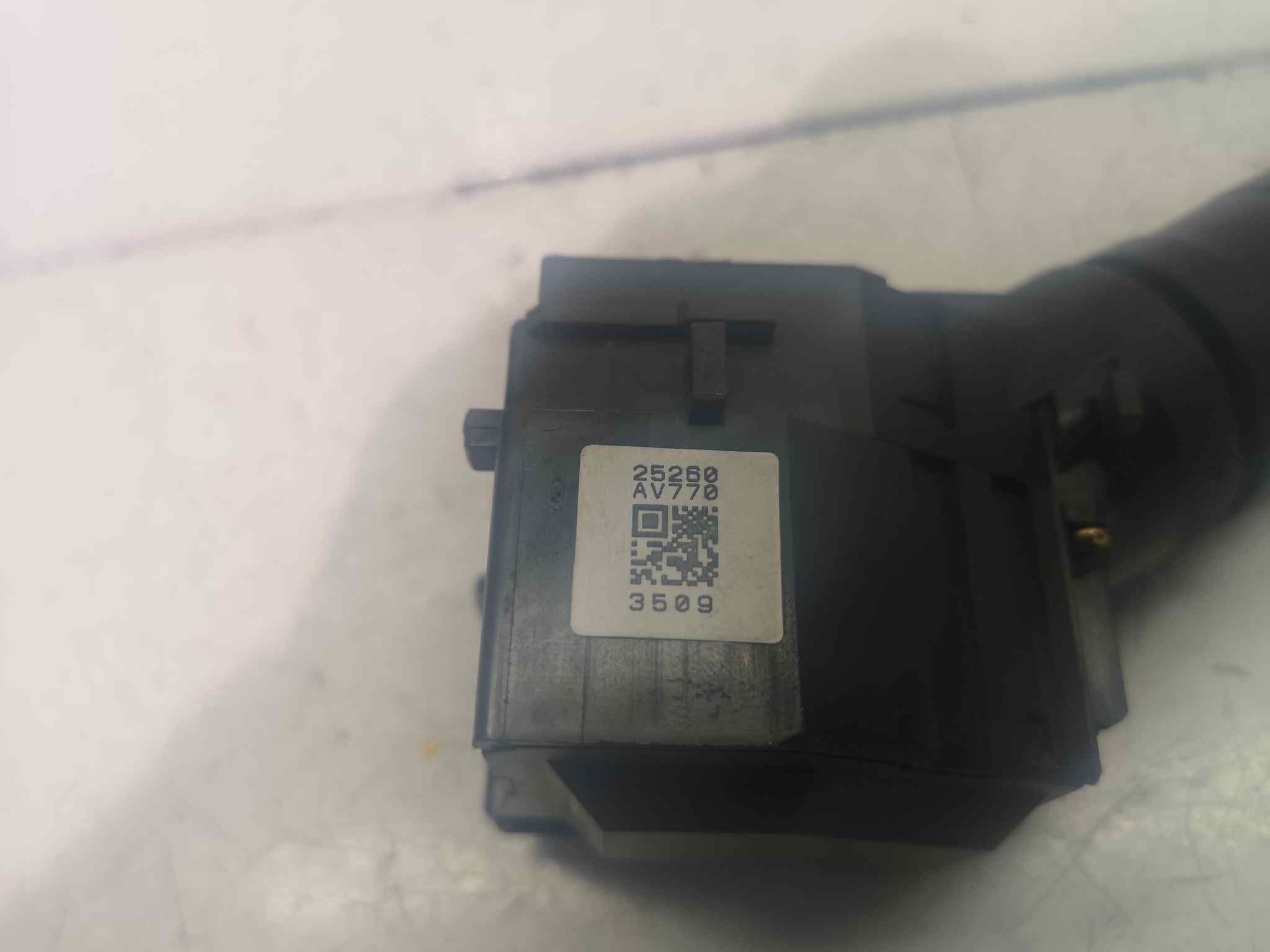 Mando Limpia para Nissan Almera (N16/E)