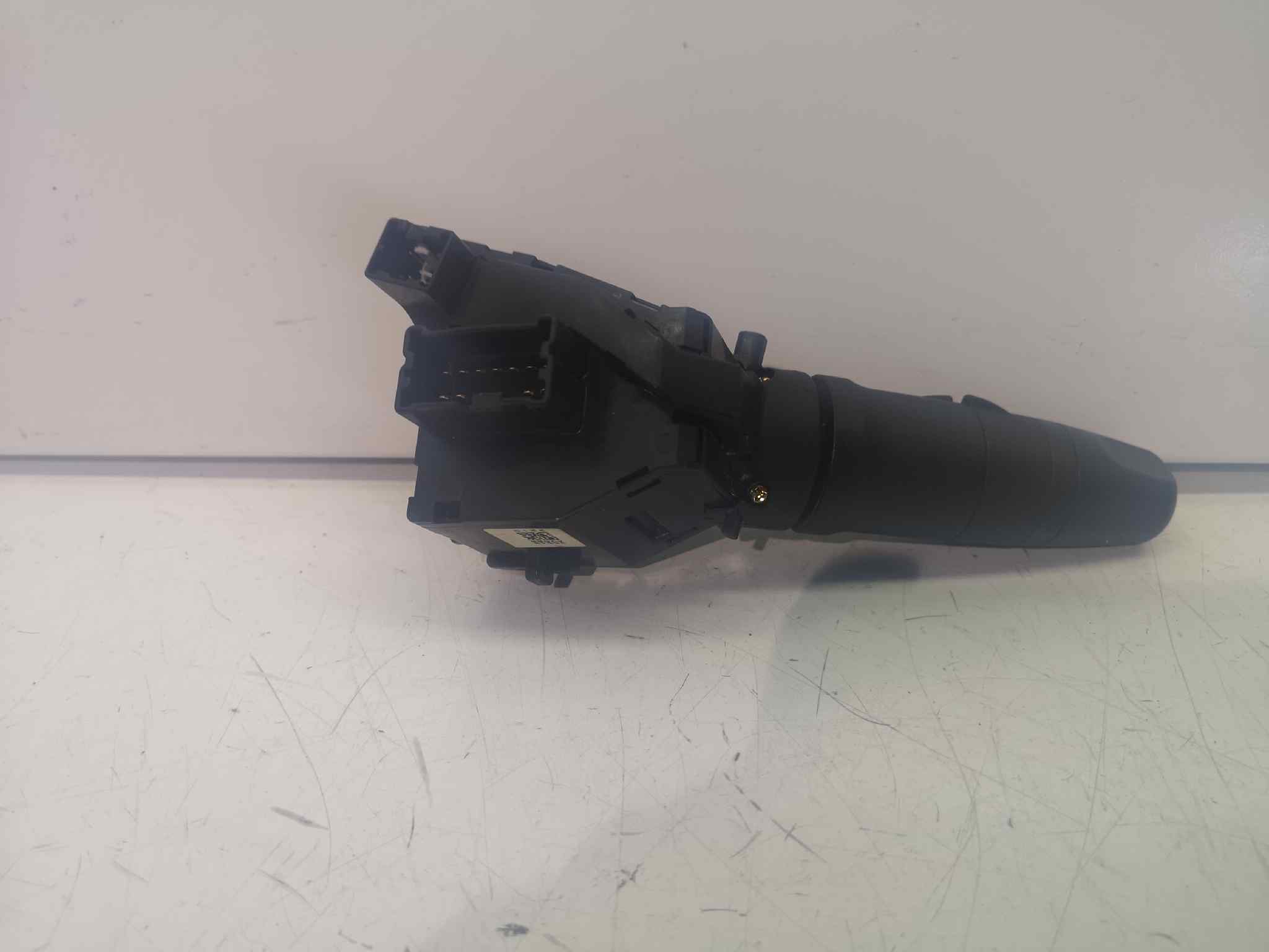Mando Luces para Nissan Almera (N16/E)