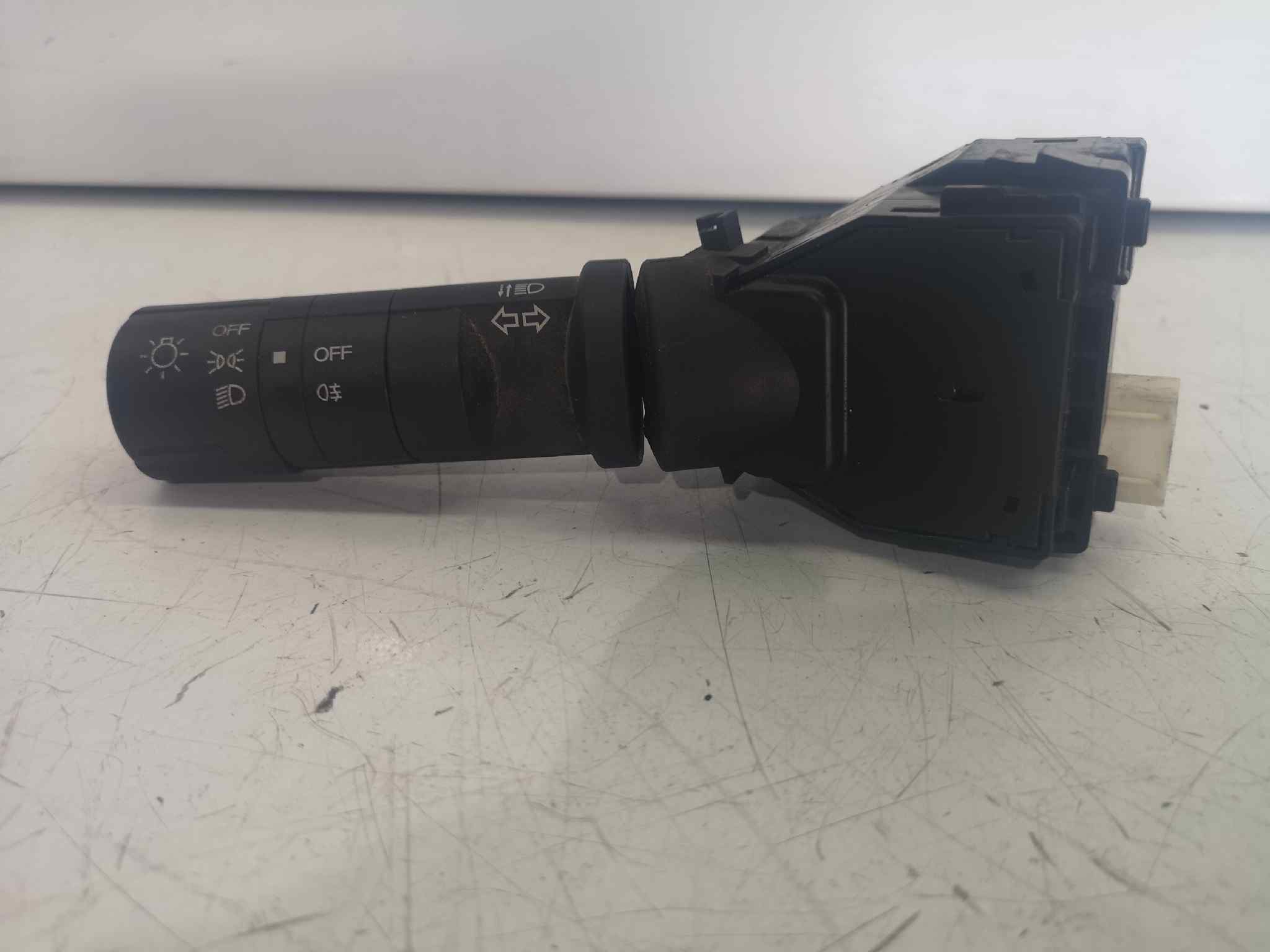 Mando Luces para Nissan Navara Pick-Up (D40M)