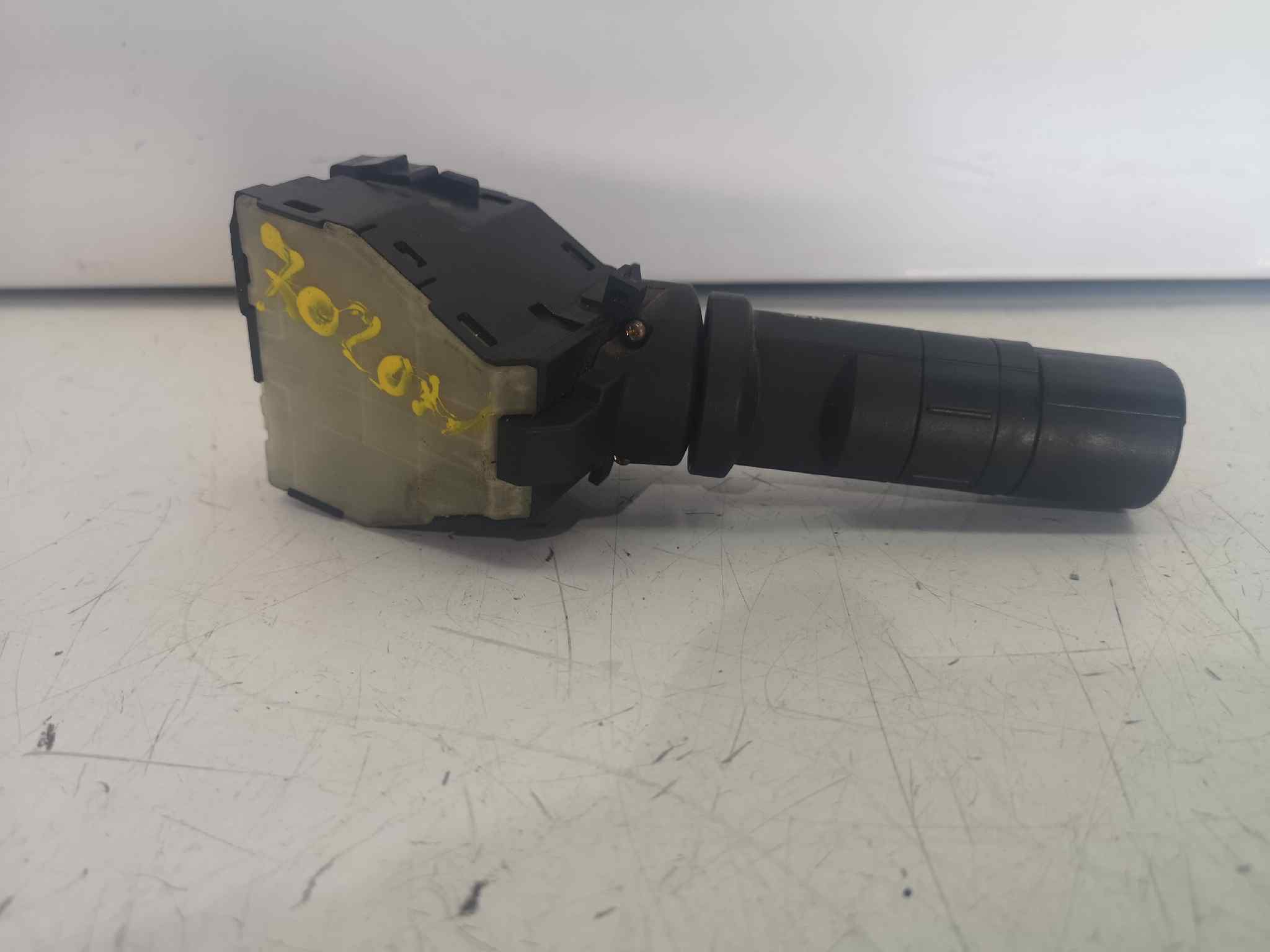 Mando Luces para Nissan Navara Pick-Up (D40M)