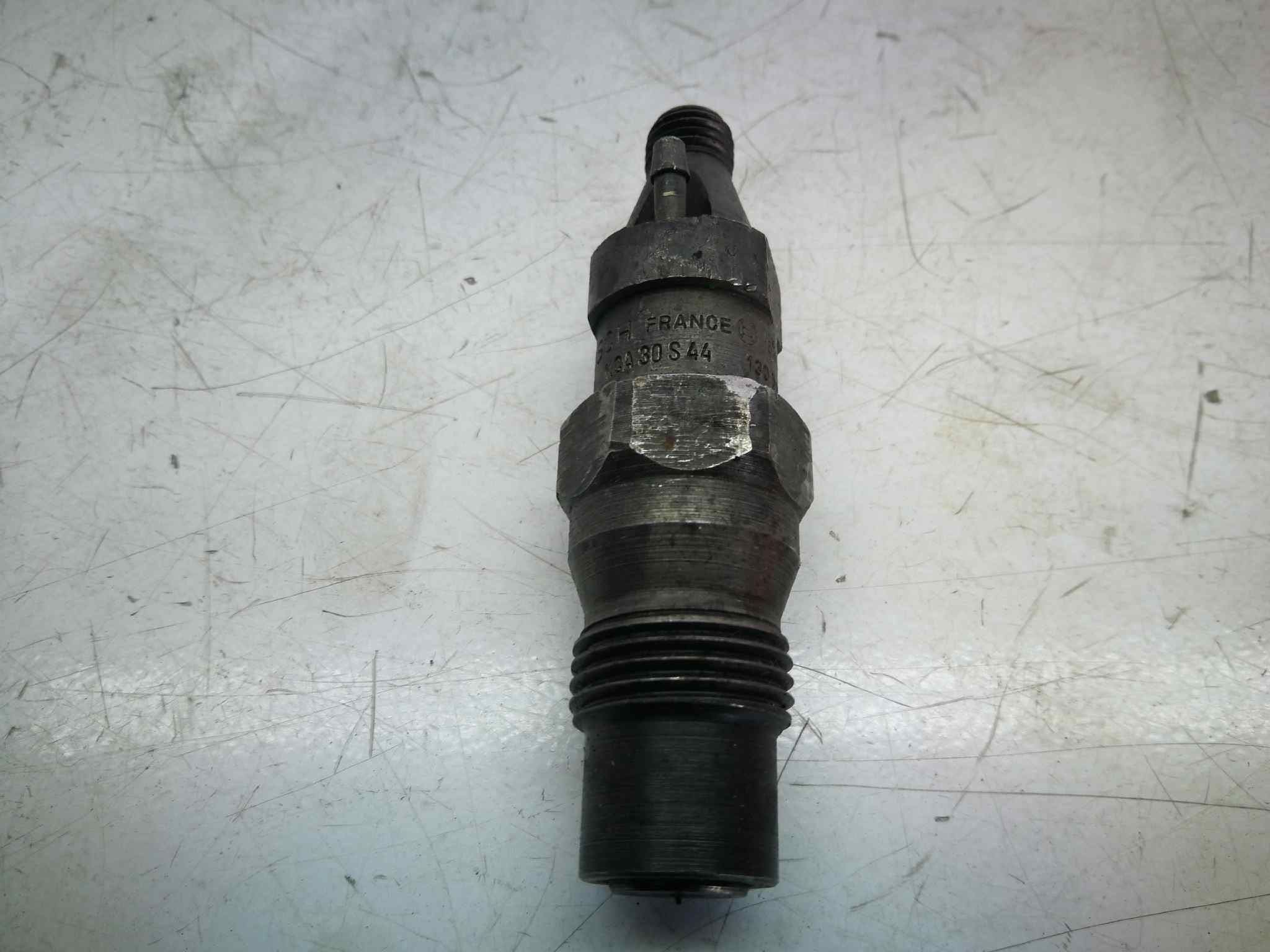 Inyector para Renault Rapid/Express (F40)