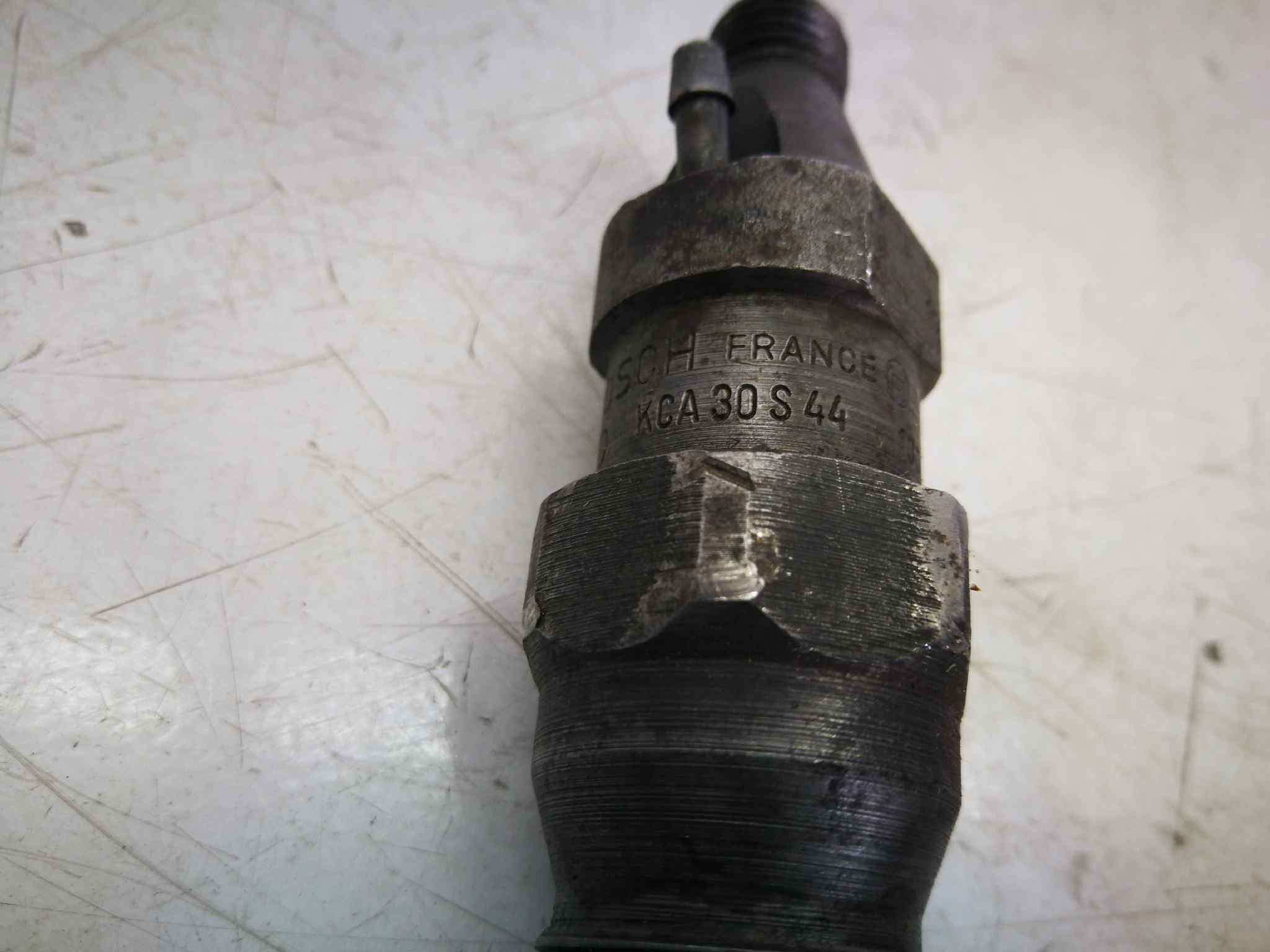 Inyector para Renault Rapid/Express (F40)
