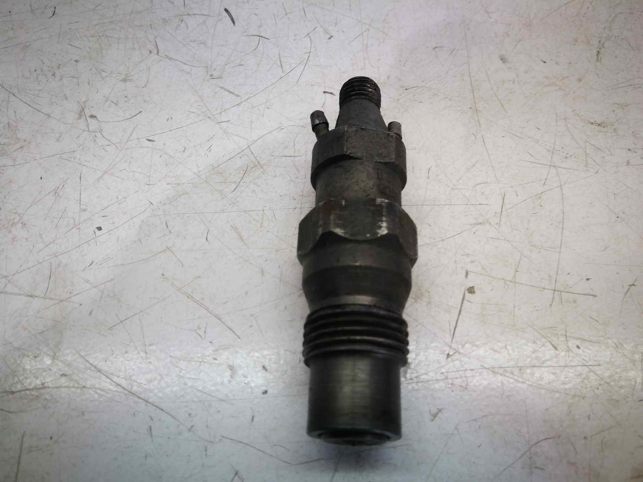 Inyector para Renault Rapid/Express (F40)