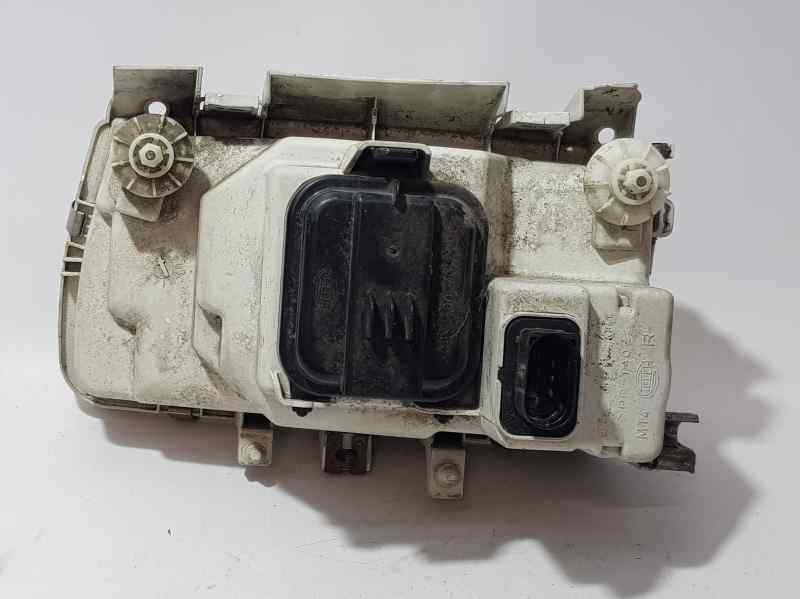 Faro Derecho para Volkswagen Polo Berlina (6N1)