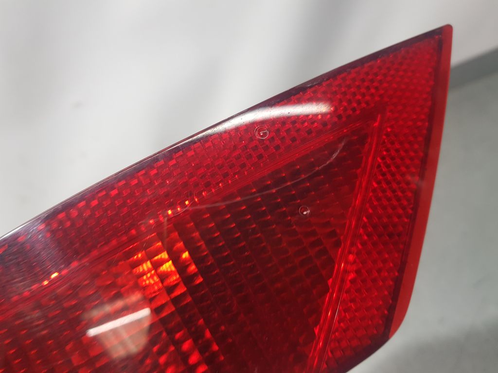 Piloto Trasero Izquierdo Paragolpes para Ford Focus Lim. (Cb4)