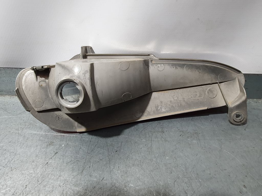 Piloto Trasero Derecho Paragolpes para Fiat Punto (199)