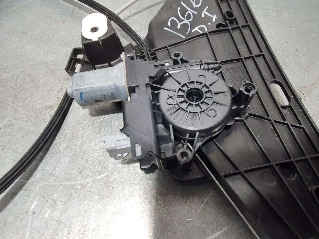 Elevalunas Delantero Izquierdo para Peugeot 208 (P2)