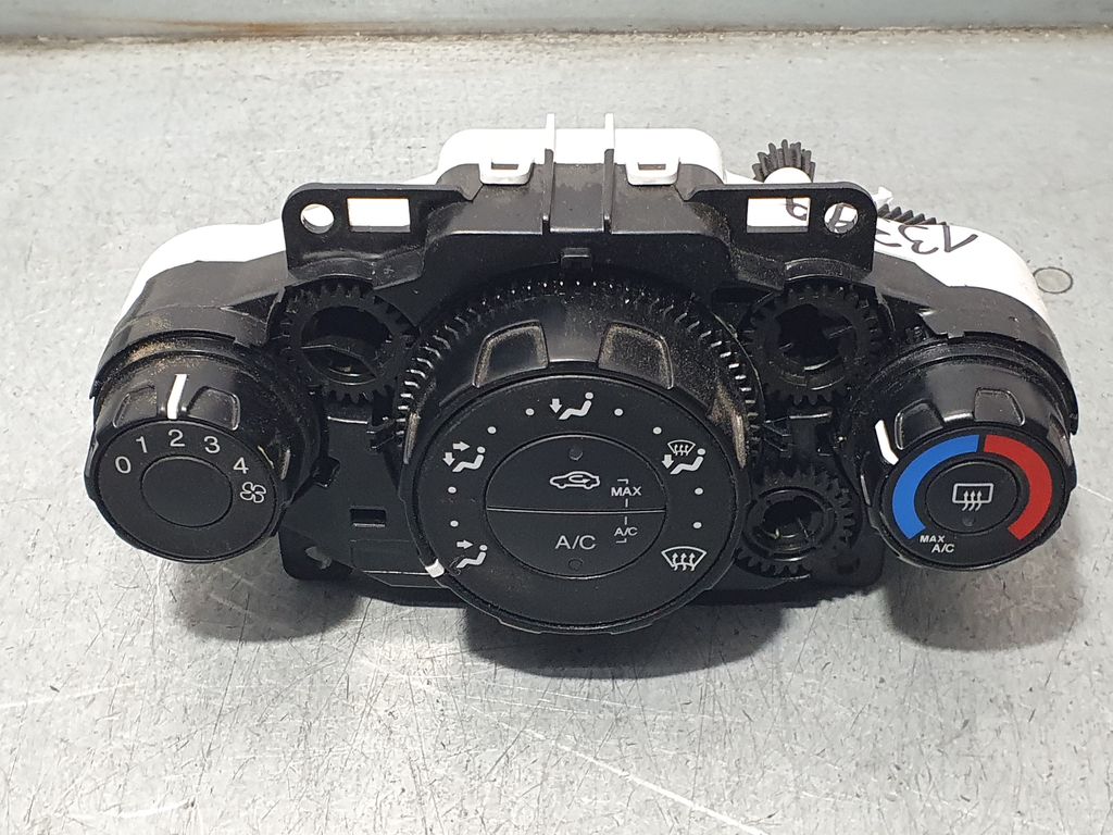 Mando Calefaccion / Aire Acondicionado para Ford Fiesta (Ccn)
