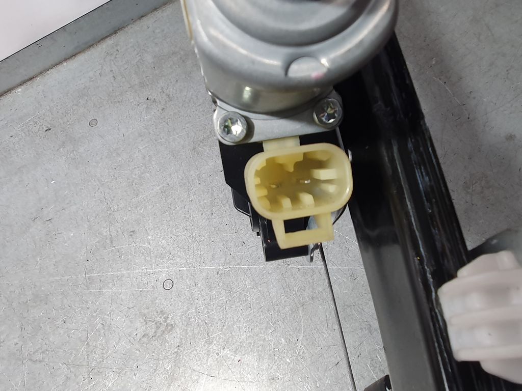Elevalunas Delantero Derecho para Chevrolet Aveo Sedán