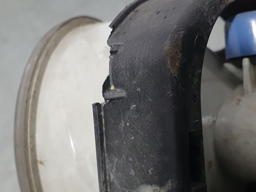Faro Antiniebla Izquierdo para Toyota Auris
