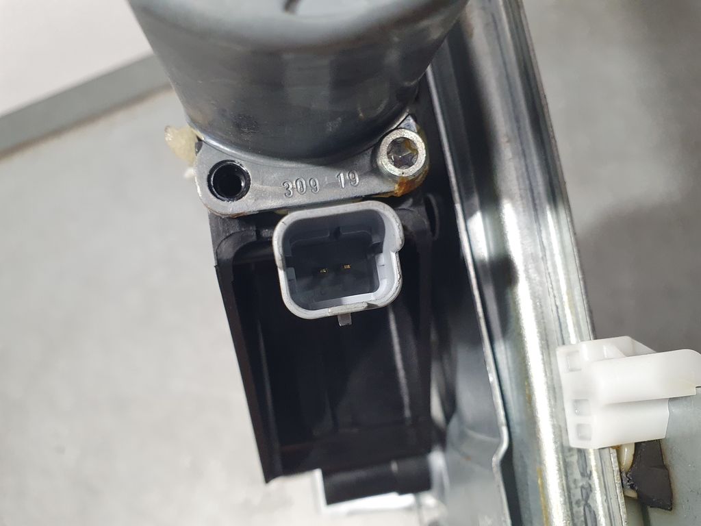 Elevalunas Delantero Derecho para Peugeot 208