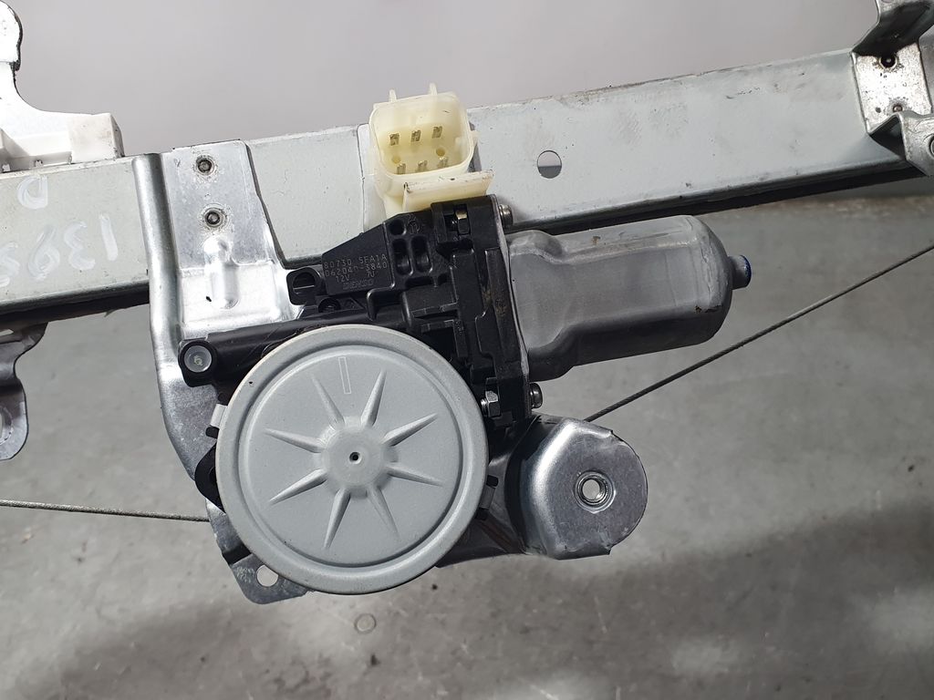 Elevalunas Delantero Izquierdo para Nissan Micra V (K14)