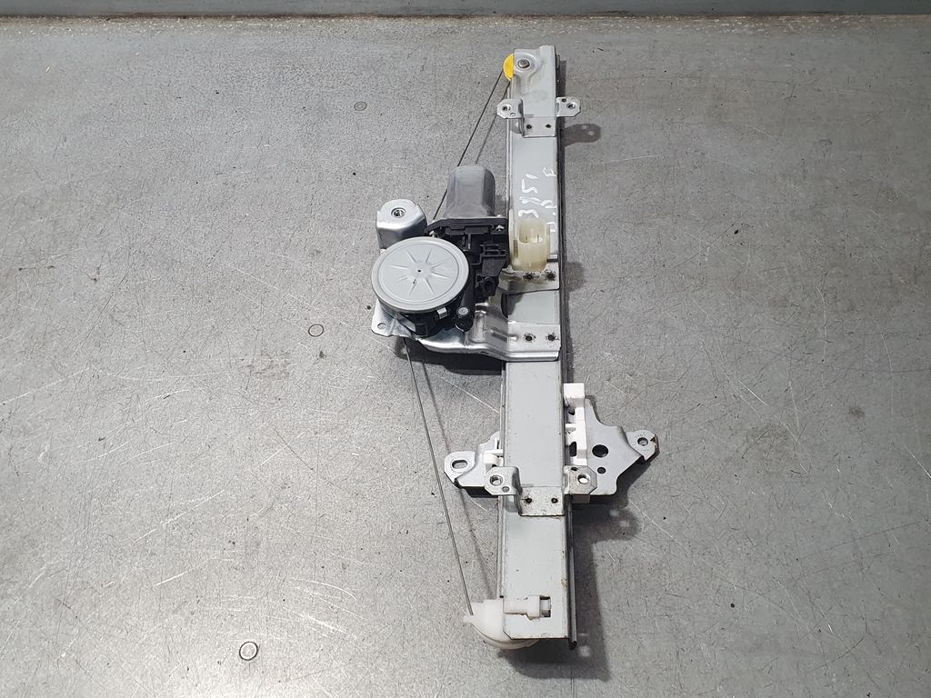 Elevalunas Delantero Derecho para Nissan Micra V (K14)