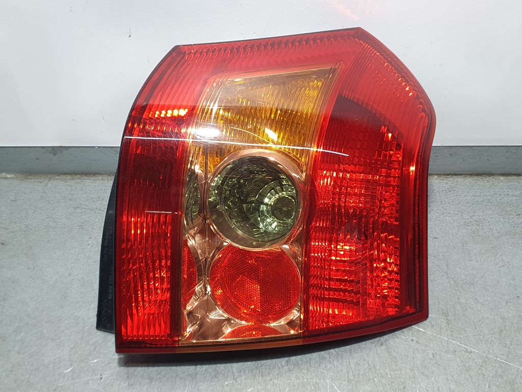 Piloto Trasero Derecho para Toyota Corolla (E12)