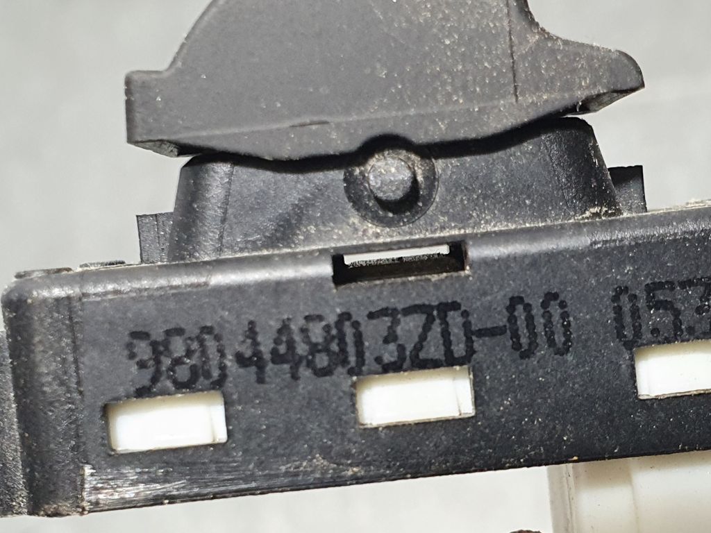 Mando Elevalunas Delantero Derecho para Peugeot 3008