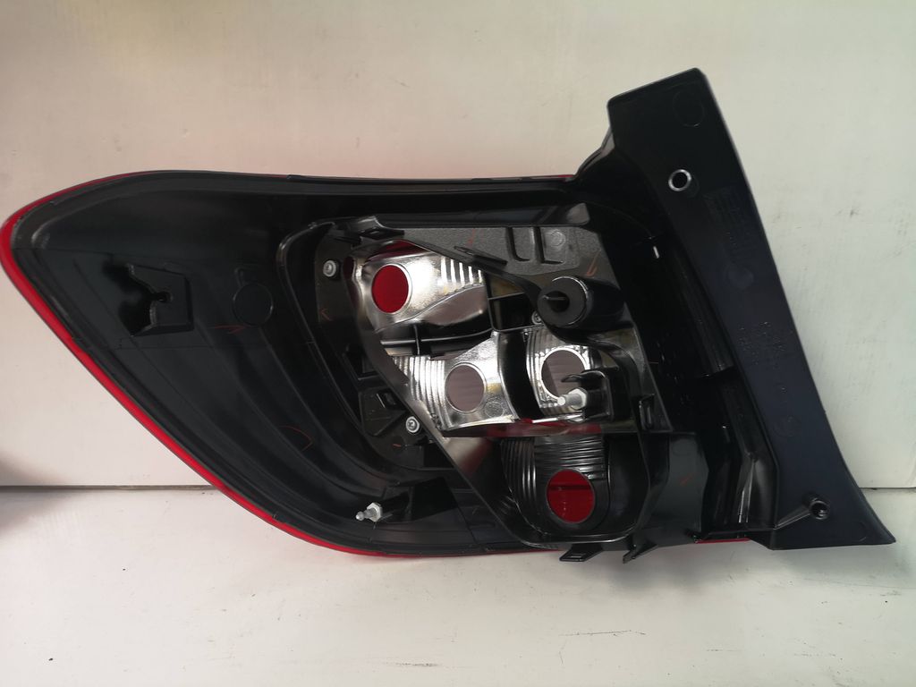 Piloto Trasero Derecho para Dacia Sandero