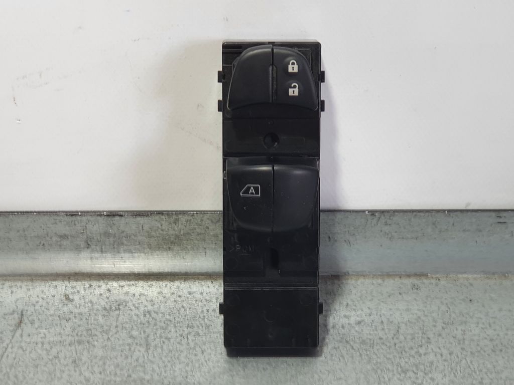 Mando Elevalunas Delantero Izquierdo para Nissan Micra V (K14)