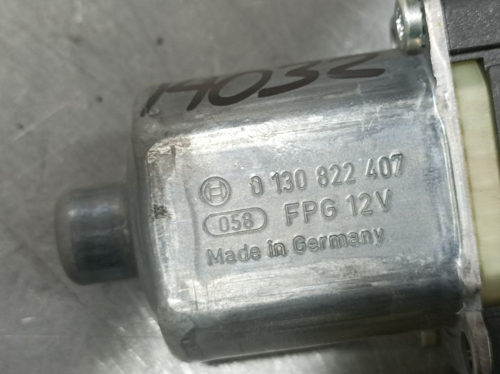 Motor Elevalunas Delantero Derecho para Ford Fiesta (Cb1)