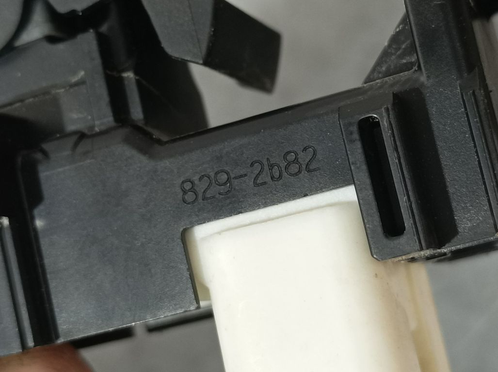 Mando Elevalunas Delantero Derecho para Toyota Yaris