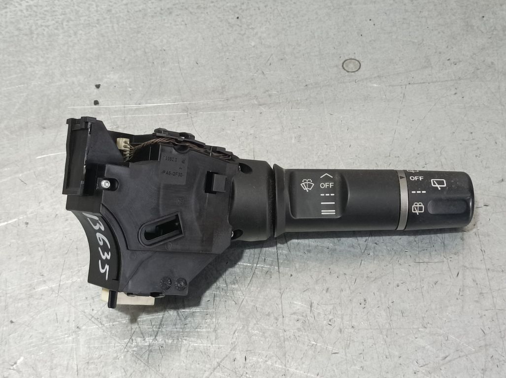 Mando Limpia para Mazda 2 Lim. (De)