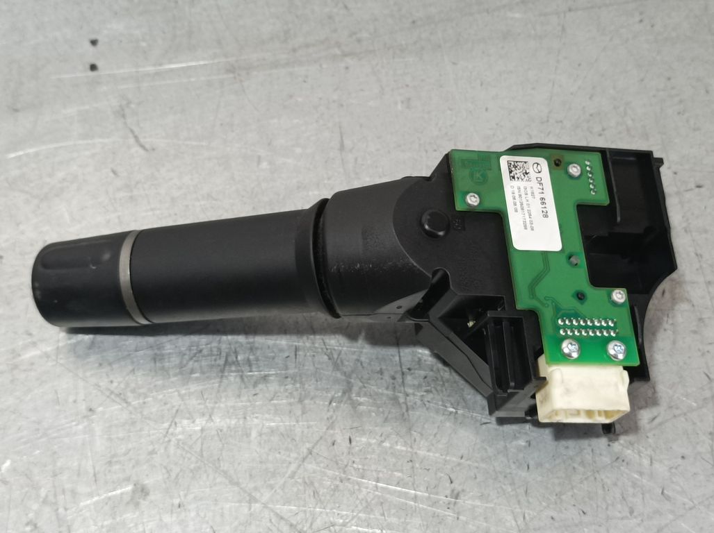 Mando Limpia para Mazda 2 Lim. (De)