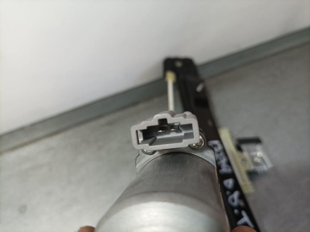 Elevalunas Delantero Derecho para Volkswagen Up! (122)