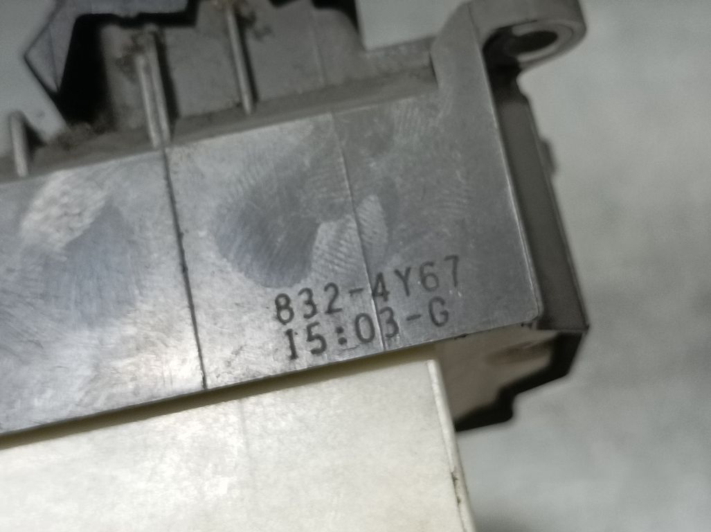 Mando Elevalunas Delantero Izquierdo para Toyota Yaris (Ksp9/Scp9/Nlp9)