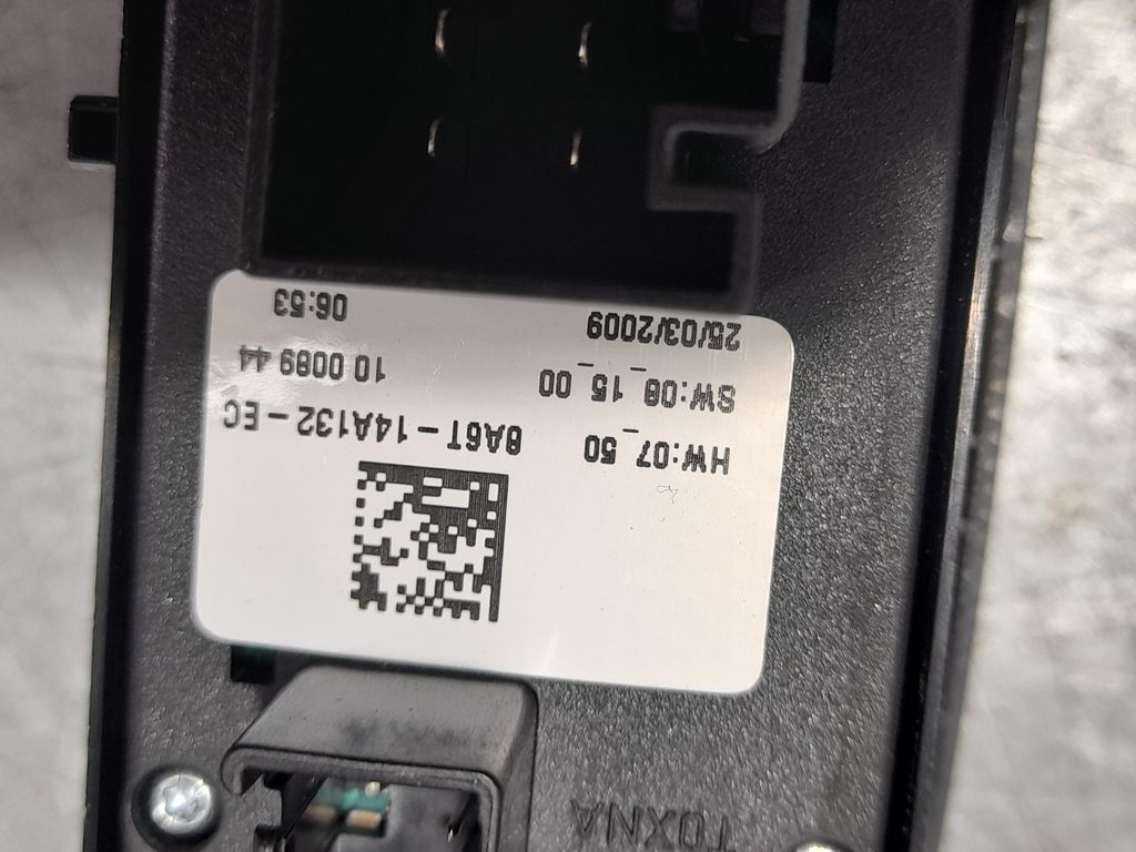 Mando Elevalunas Delantero Izquierdo para Ford Fiesta (Cb1)