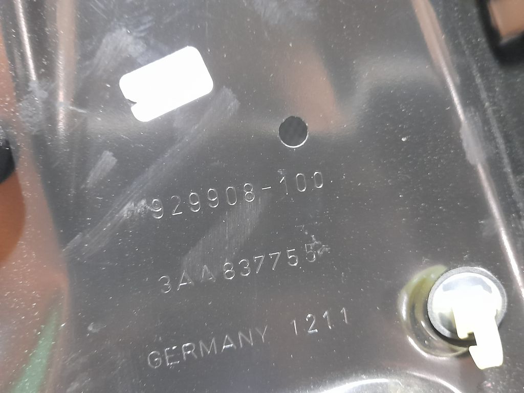Elevalunas Delantero Izquierdo para Volkswagen Passat Lim. (362)