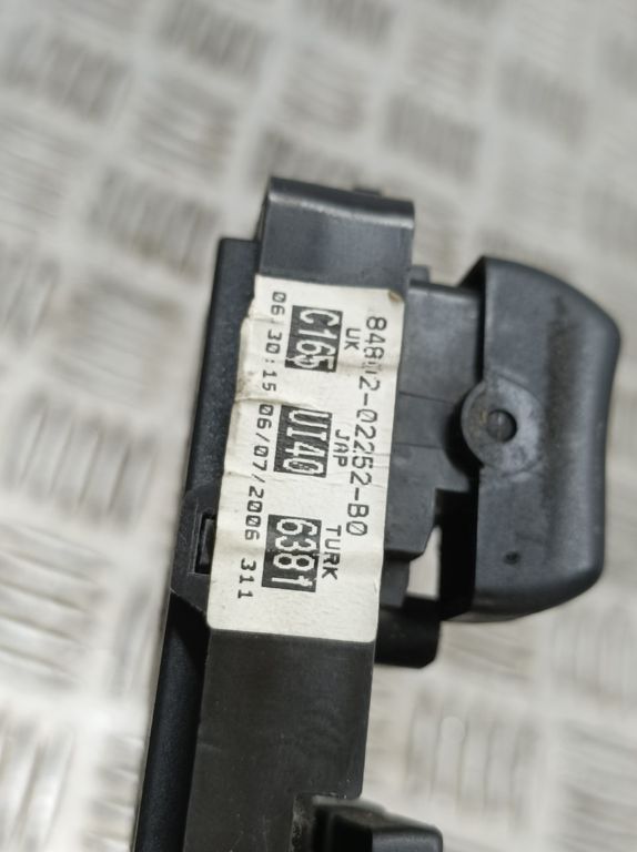 Mando Elevalunas Delantero Izquierdo para Toyota Corolla (E12)