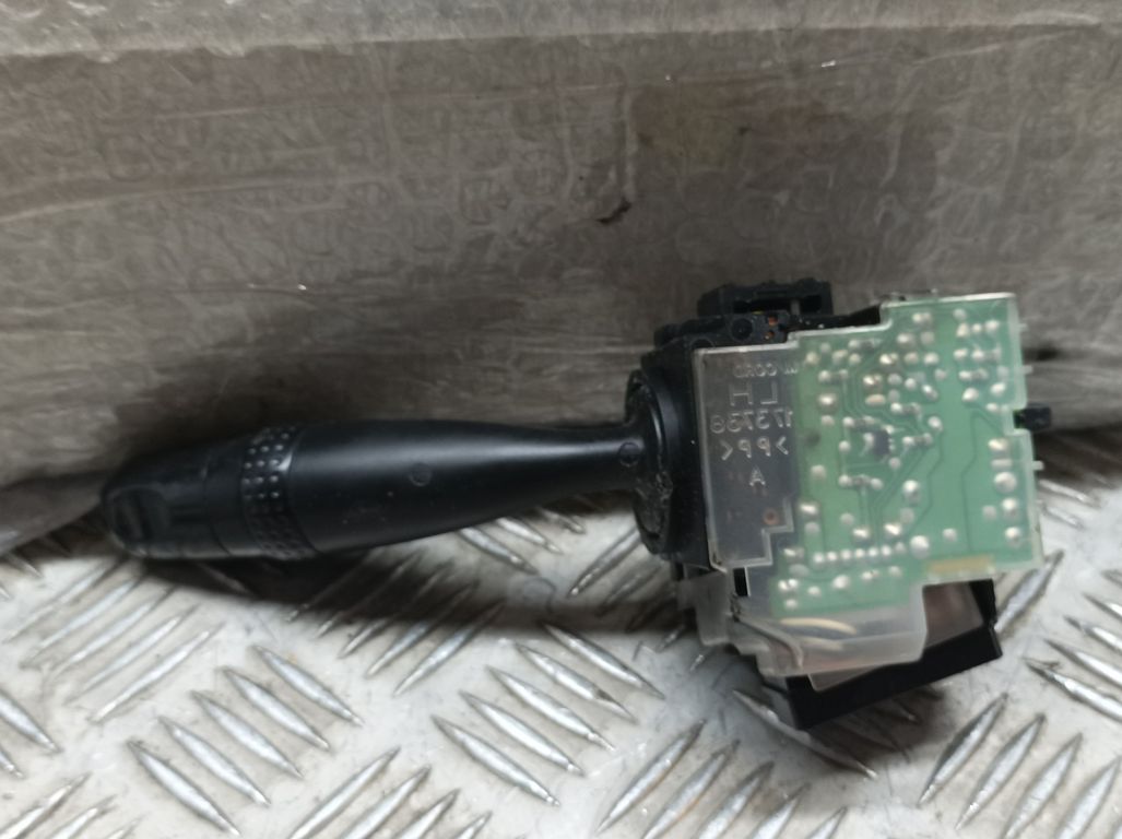 Mando Limpia para Toyota Corolla (E12)