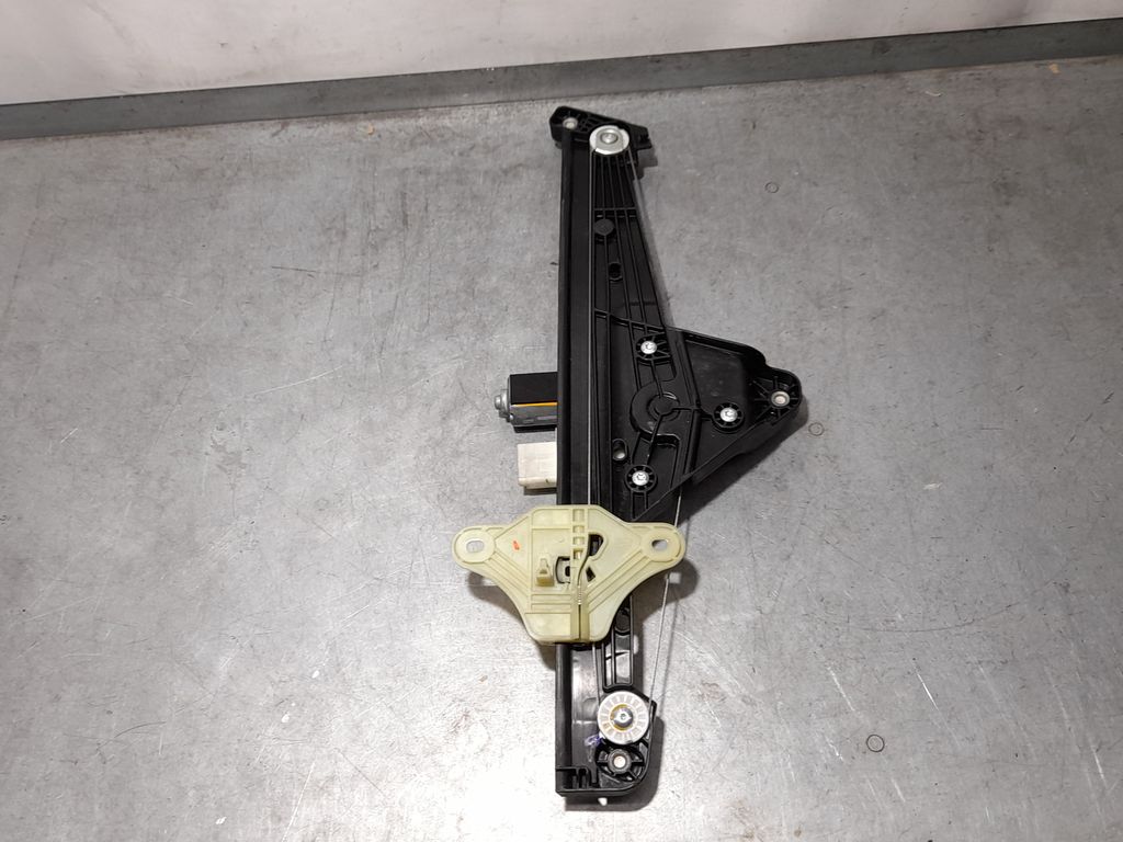 Elevalunas Delantero Derecho para Renault Clio V