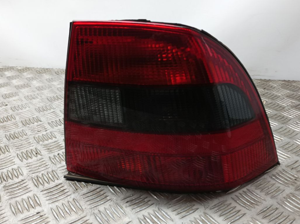 Piloto Trasero Derecho para Opel Vectra B Berlina
