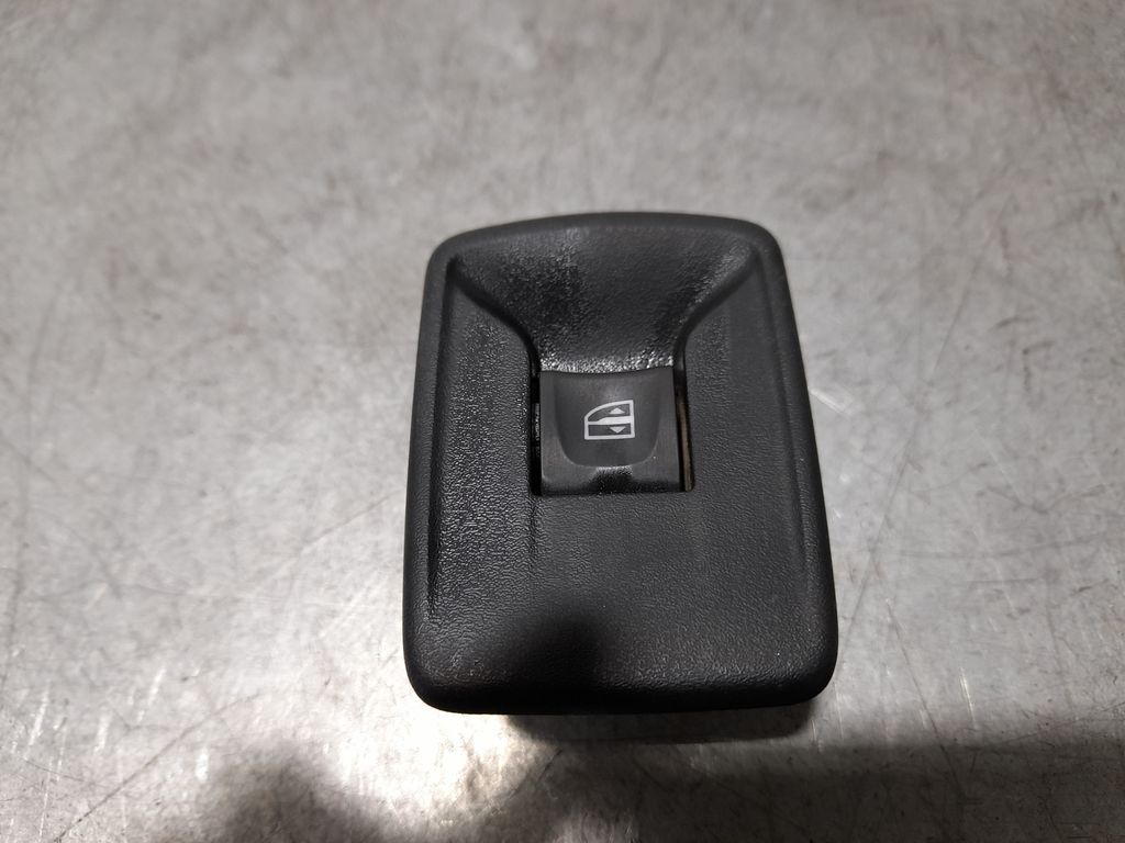 Mando Elevalunas Delantero Derecho para Dacia Sandero