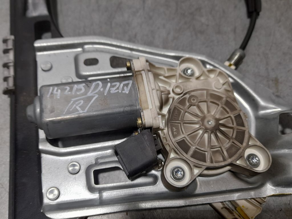 Elevalunas Delantero Izquierdo para Mercedes-Benz Clase C (W203) Berlina