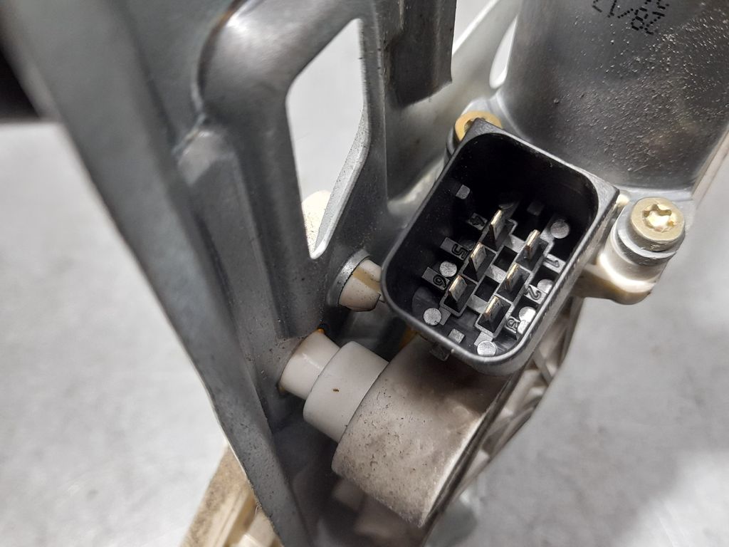 Elevalunas Delantero Izquierdo para Mercedes-Benz Clase C (W203) Berlina
