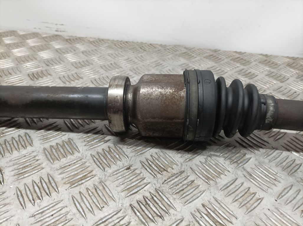 Transmision Delantera Derecha para Ford Focus Lim. (Cb4)