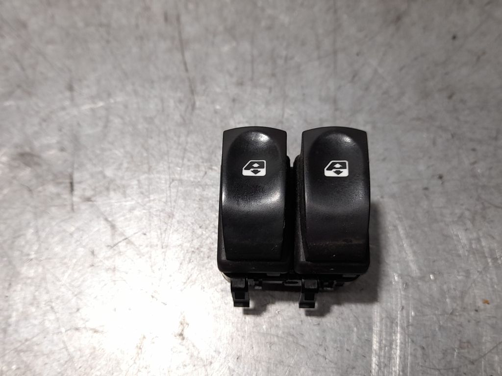 Mando Elevalunas Delantero Izquierdo para Renault Clio Iii