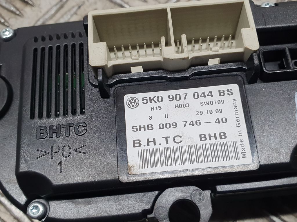 Mando Climatizador para Volkswagen Scirocco (137)
