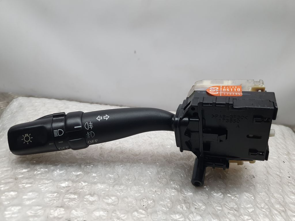 Mando Luces para Toyota Corolla Verso (R1)