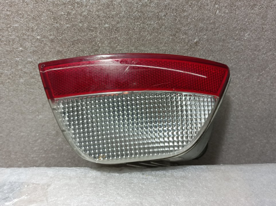 Piloto Trasero Derecho Paragolpes para Ford Focus Lim. (Cb4)