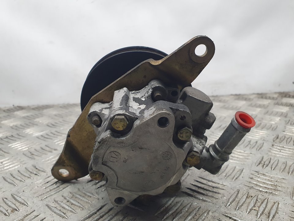 Bomba Direccion para Nissan Primera Berlina (P11)