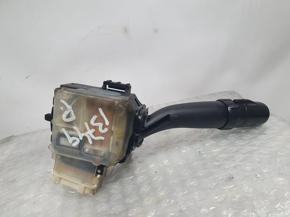 Mando Luces para Toyota Avensis Berlina (T25)