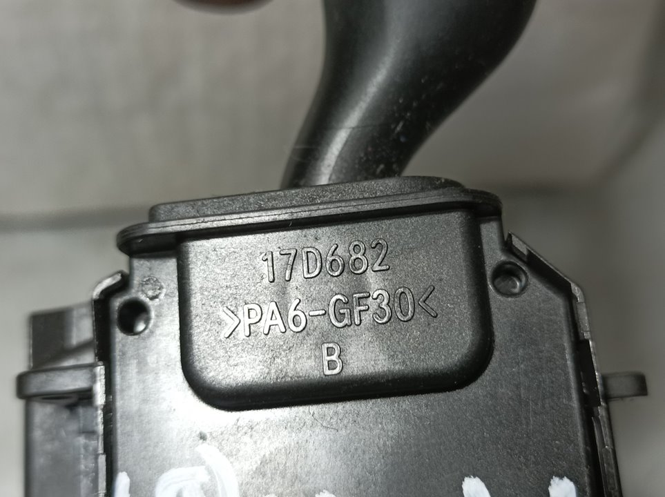 Mando Luces para Mazda 3 Lim. (Bl)